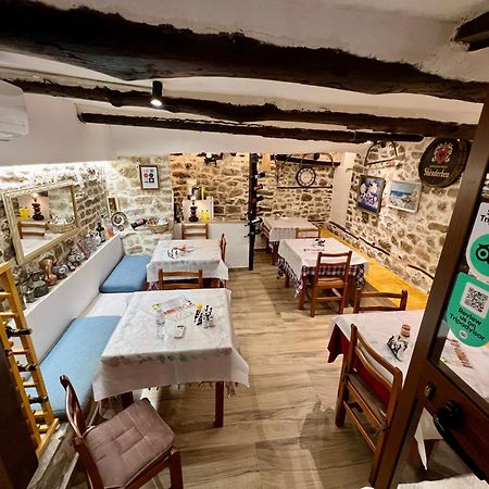Restaurant & Guest House Semani Берат Екстериор снимка