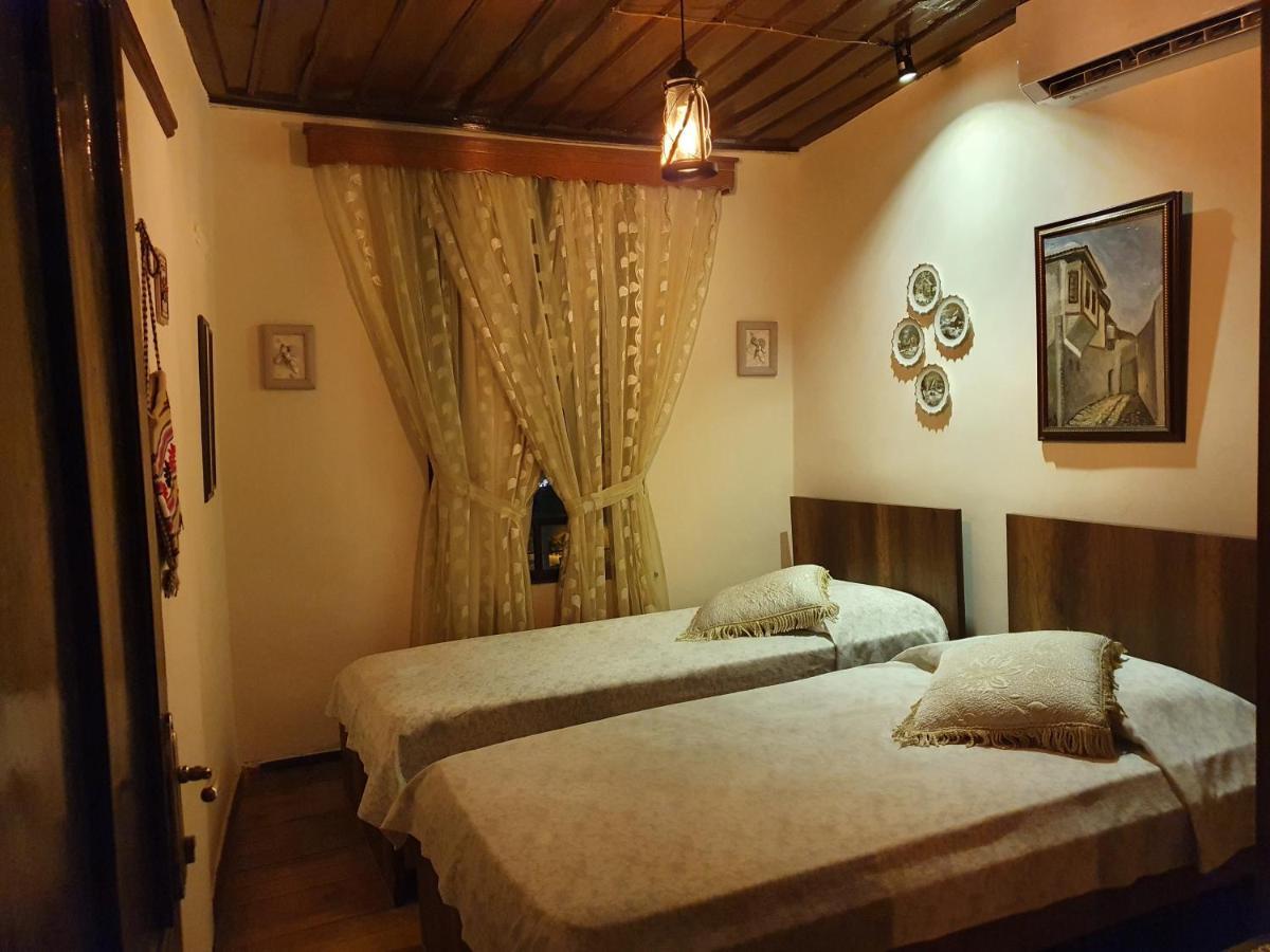 Restaurant & Guest House Semani Берат Екстериор снимка
