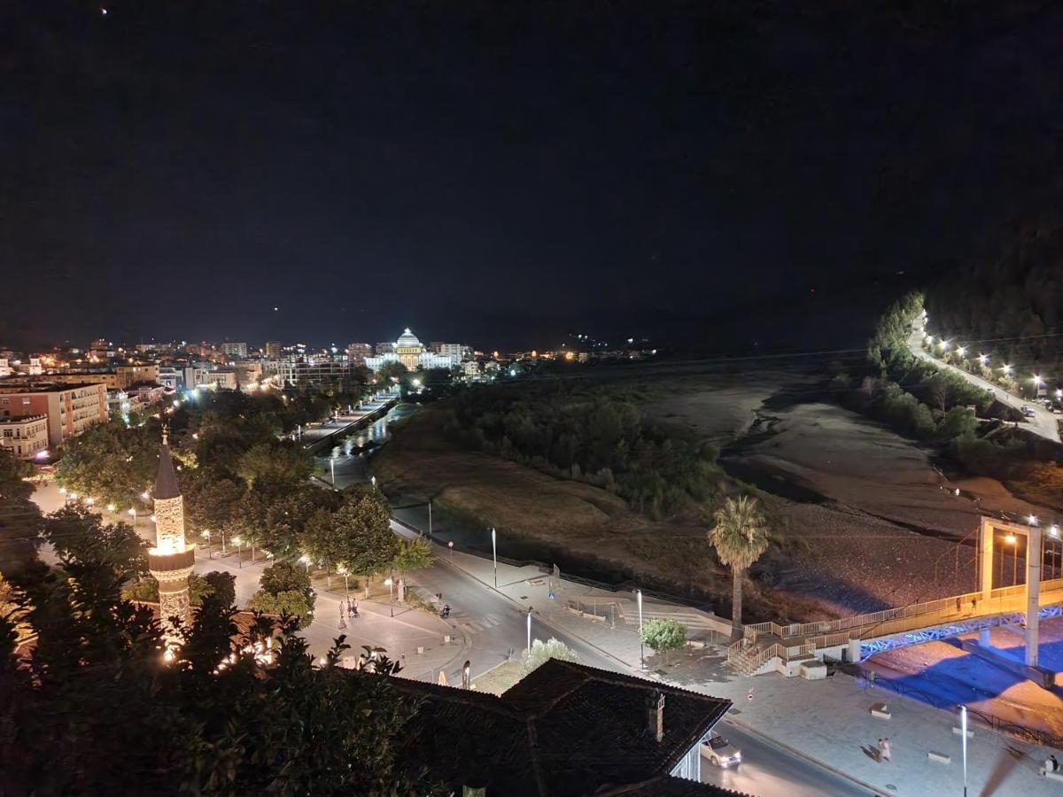 Restaurant & Guest House Semani Берат Екстериор снимка