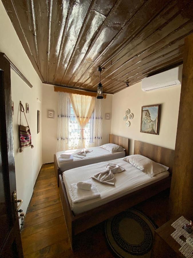 Restaurant & Guest House Semani Берат Екстериор снимка