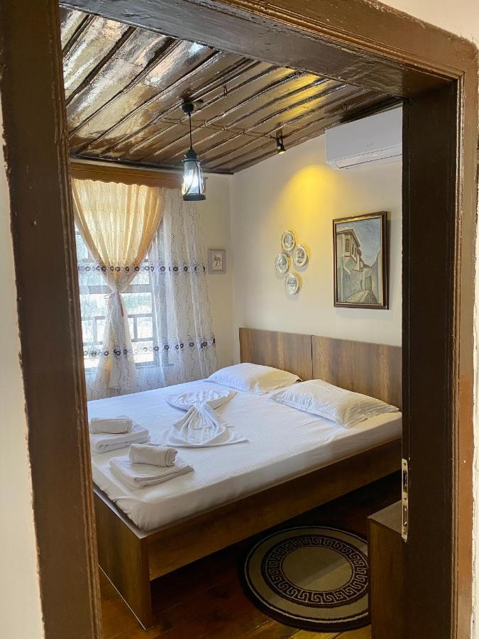 Restaurant & Guest House Semani Берат Екстериор снимка