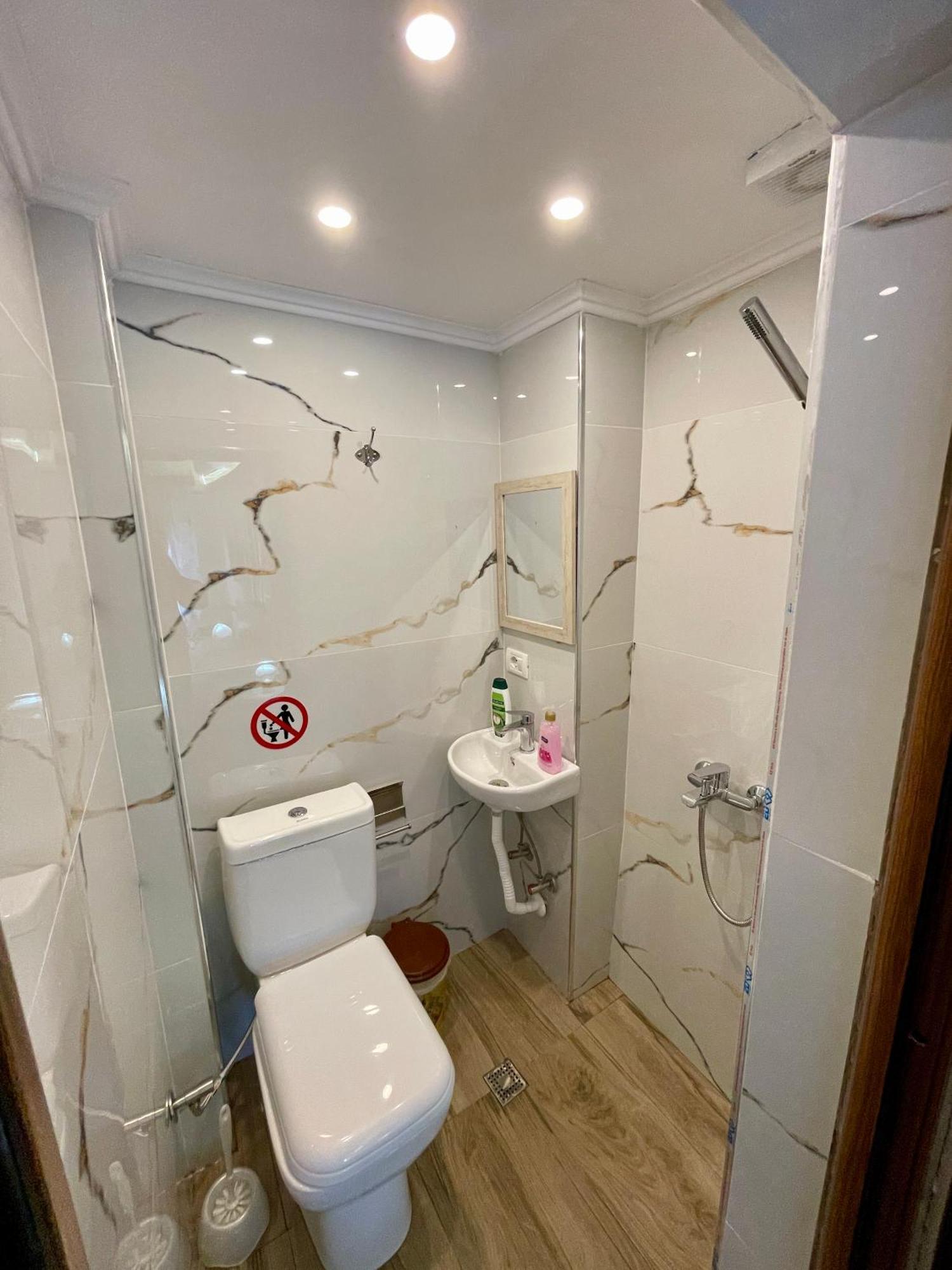 Restaurant & Guest House Semani Берат Екстериор снимка