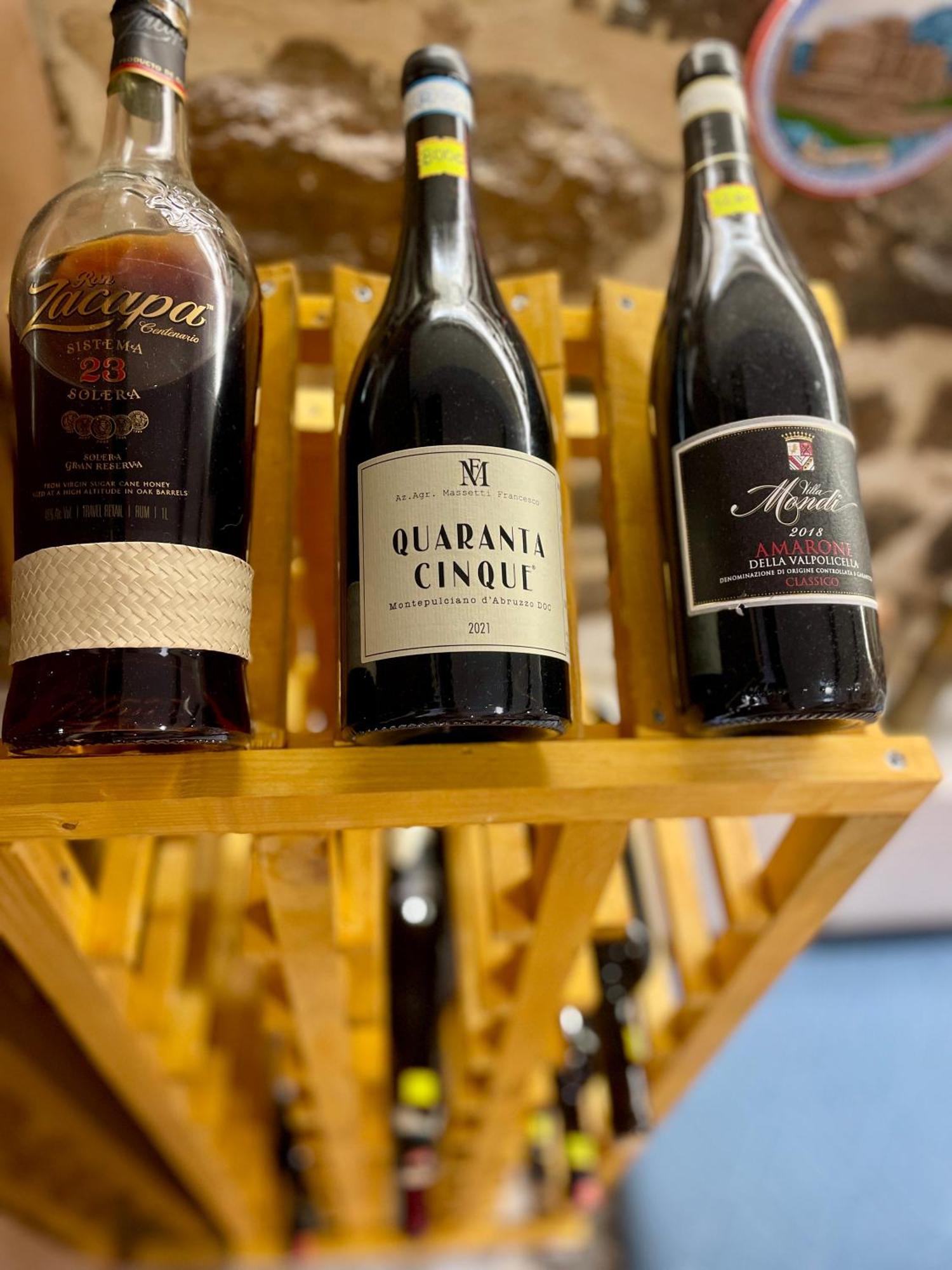Restaurant & Guest House Semani Берат Екстериор снимка